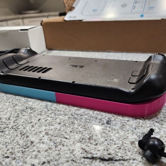 Valve Steam Deck 512GB + 1TB - with EXTRAS - Picture 4 of 15